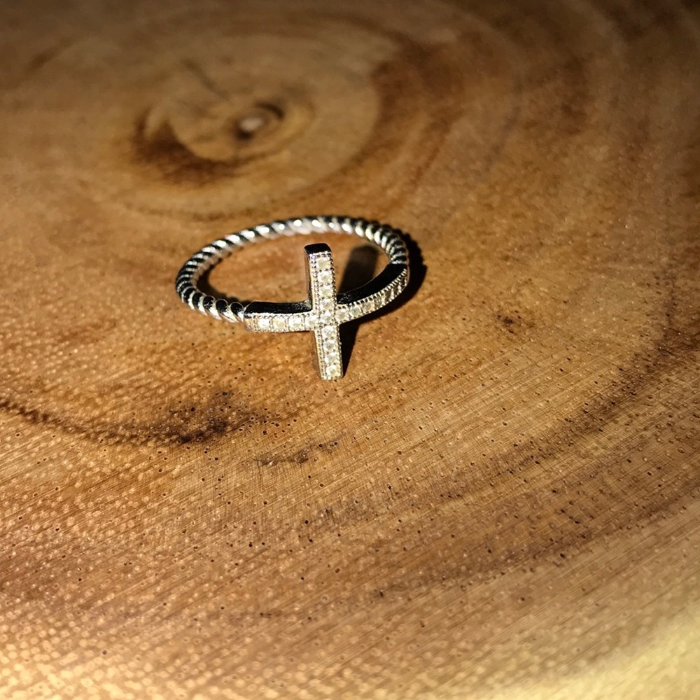 .925 Sterling Silver Cross Ring NWOT